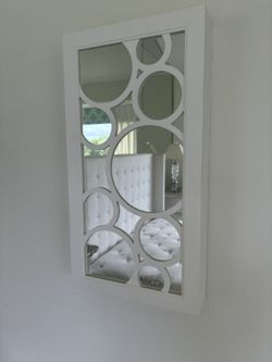 Hanging Jewelry Cabinet 32x17