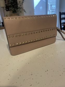 Valentino Garavani Rockstud Clutch Wristlet – Taupe Leather