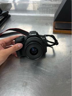 Canon eos R50