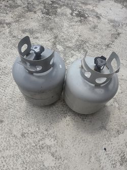 Empty 5 gallon grill propane tanks