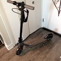 Brand New Scooter 19 Mph 30 Miles Rang