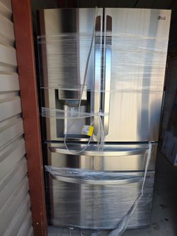 NEW - LG 30 Cu. Ft. Smart 4 Door French Door Refrigerator
