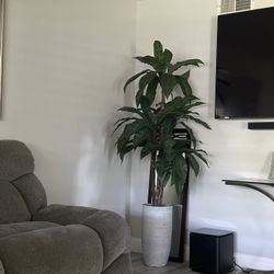 ARTIFICIAL DECORATION TREE