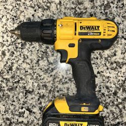 Dewalt DCD771 20V MAX Cordless Lithium-Ion Drill Driver w/Batt