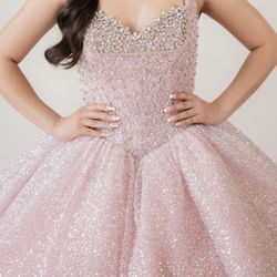Quinceañera Vestido. 