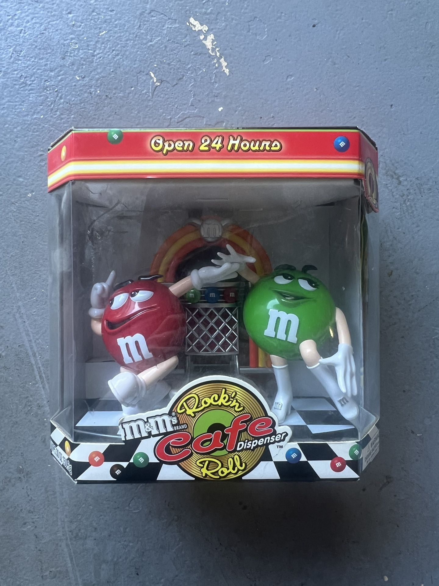 M&M Rockin' Roll Cafe Dispenser Juke Box 1st Edition Classic Colletible