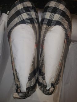 BNIB Toddler Burberry Flats $250