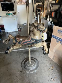 Cast Aluminum Horse Carrusel