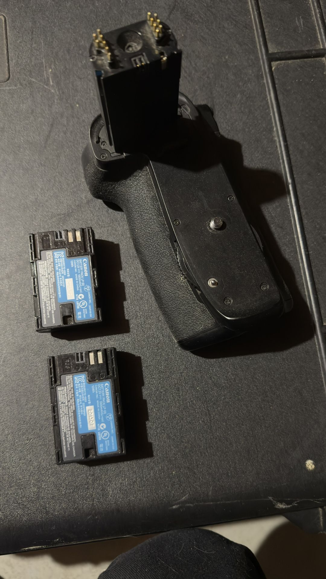 Vertical Battery Grip (with x2 LP-E6 Batts) for Canon EOS 70D 80D 90D