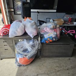  Free: Furniture, Toys, And Kids Clothes 