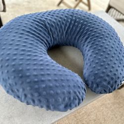 Nursing Pillow (pillow cover included)