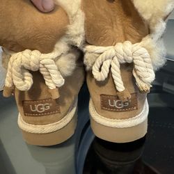 Ugg Boots Women’s Size 5 Perfect Condition 