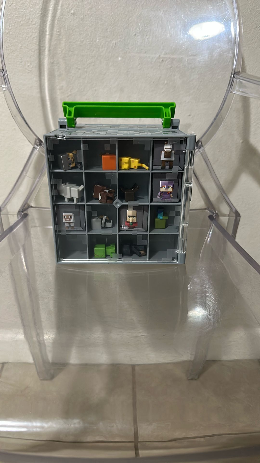 Minecraft Mini Figure Collector Case Cube w/ 10 Figures Mattel 2014 – Storage