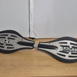 skateboard one wheel