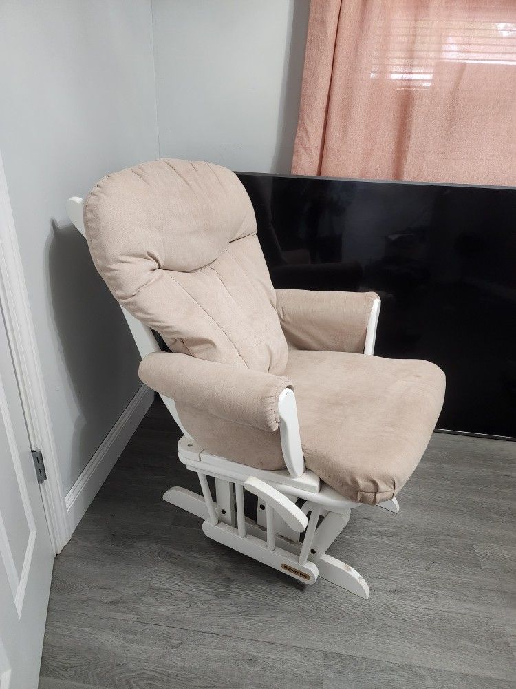 Glider Rocker Nursery Chair