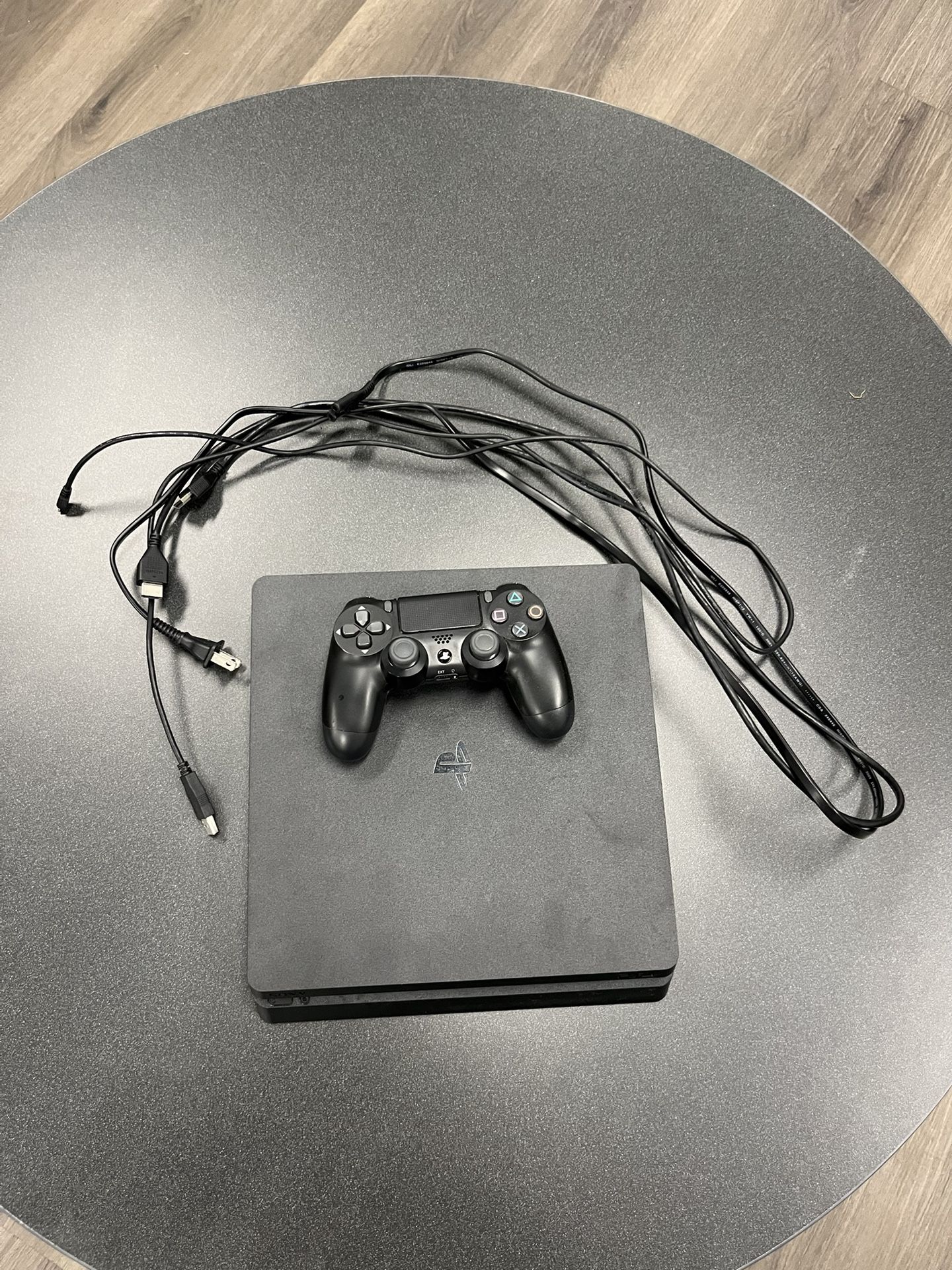 PlayStation 4/ PS4