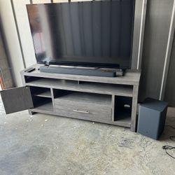 Tv Stand , Speakers And  Tv Cash Only