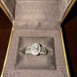 Wedding ring with additional band