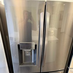 LG Black Stainless Steel Double Bottom Freezer Refrigerator 