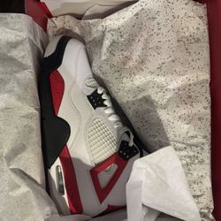 Air Jordan 4 Retro