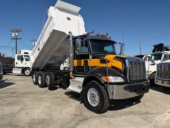 2017 PETERBILT 348