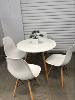 Table 4 chairs