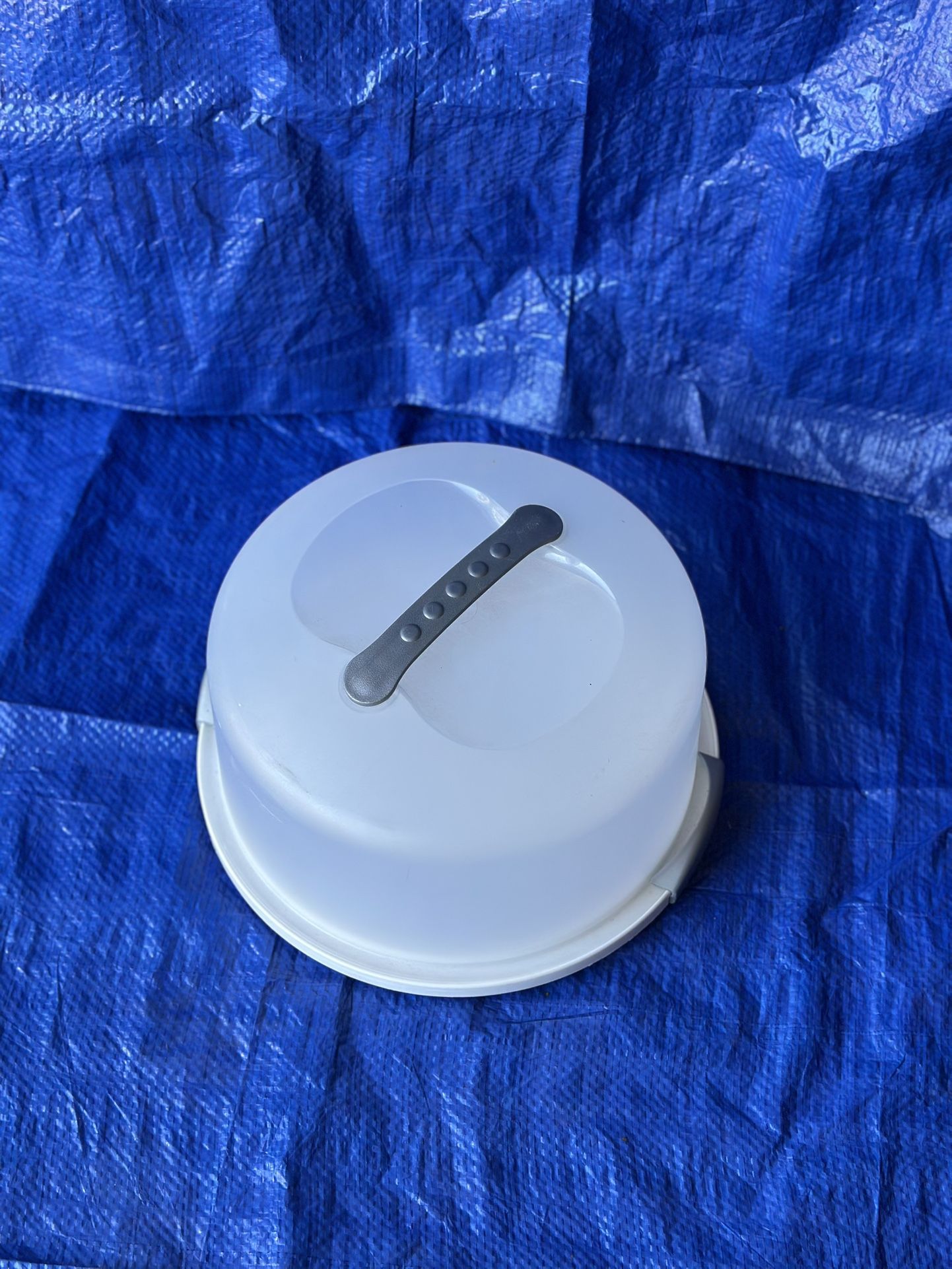 Potable Cake Carrier 