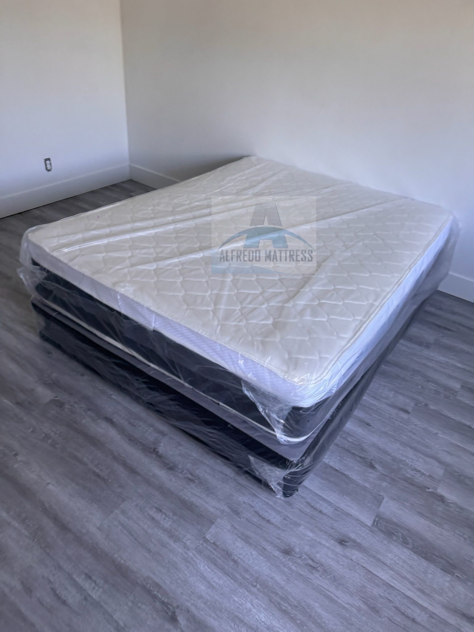 Queen mattress pillow top set with box spring (2pc new)