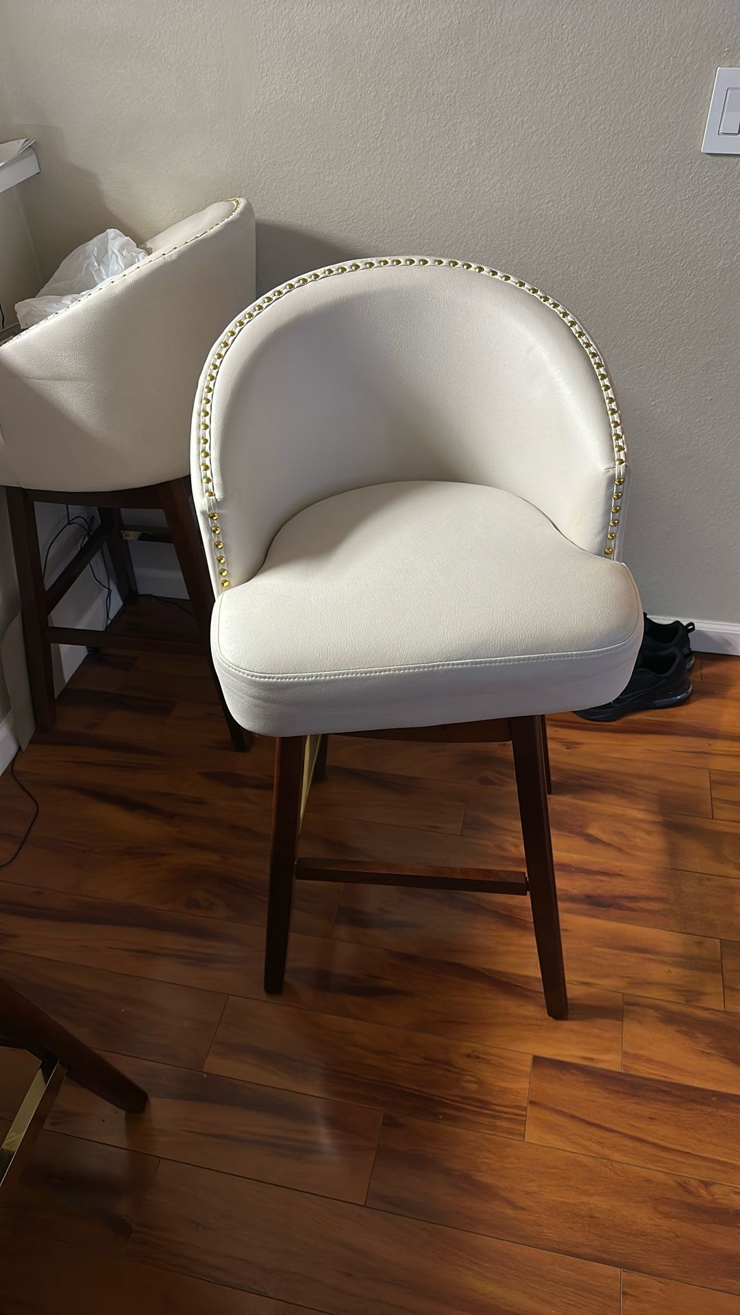 4 Bar Stool Chairs