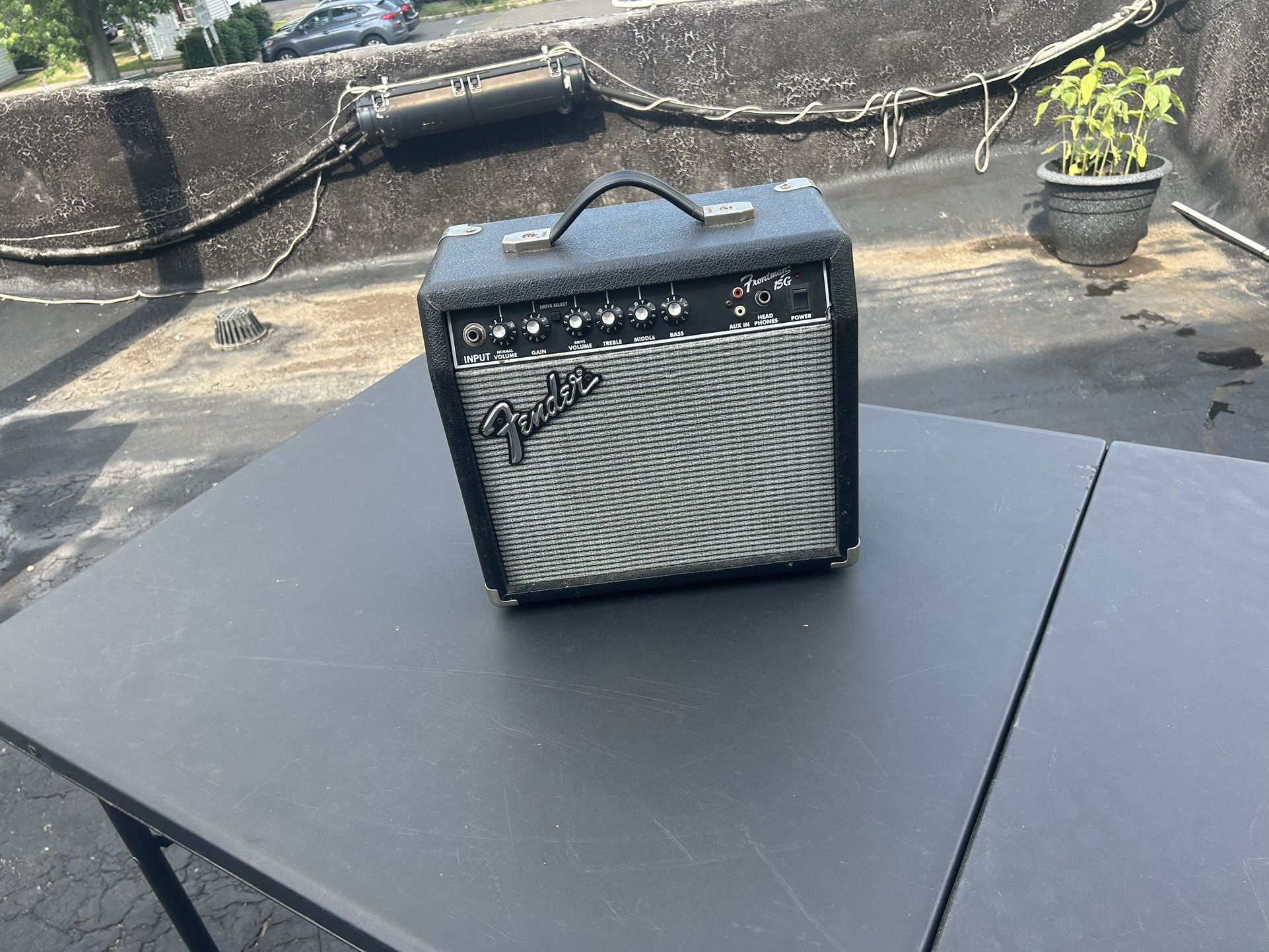 Fender Frontman 15 2-Channel 15-Watt 1x8" Guitar Practice Amp
