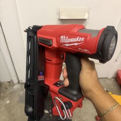 Milwaukee M18 FUEL 18-Volt Lithium-Ion Brushless Cordless Gen II 16-Gauge Angled Finish Nailer (Tool-Only)