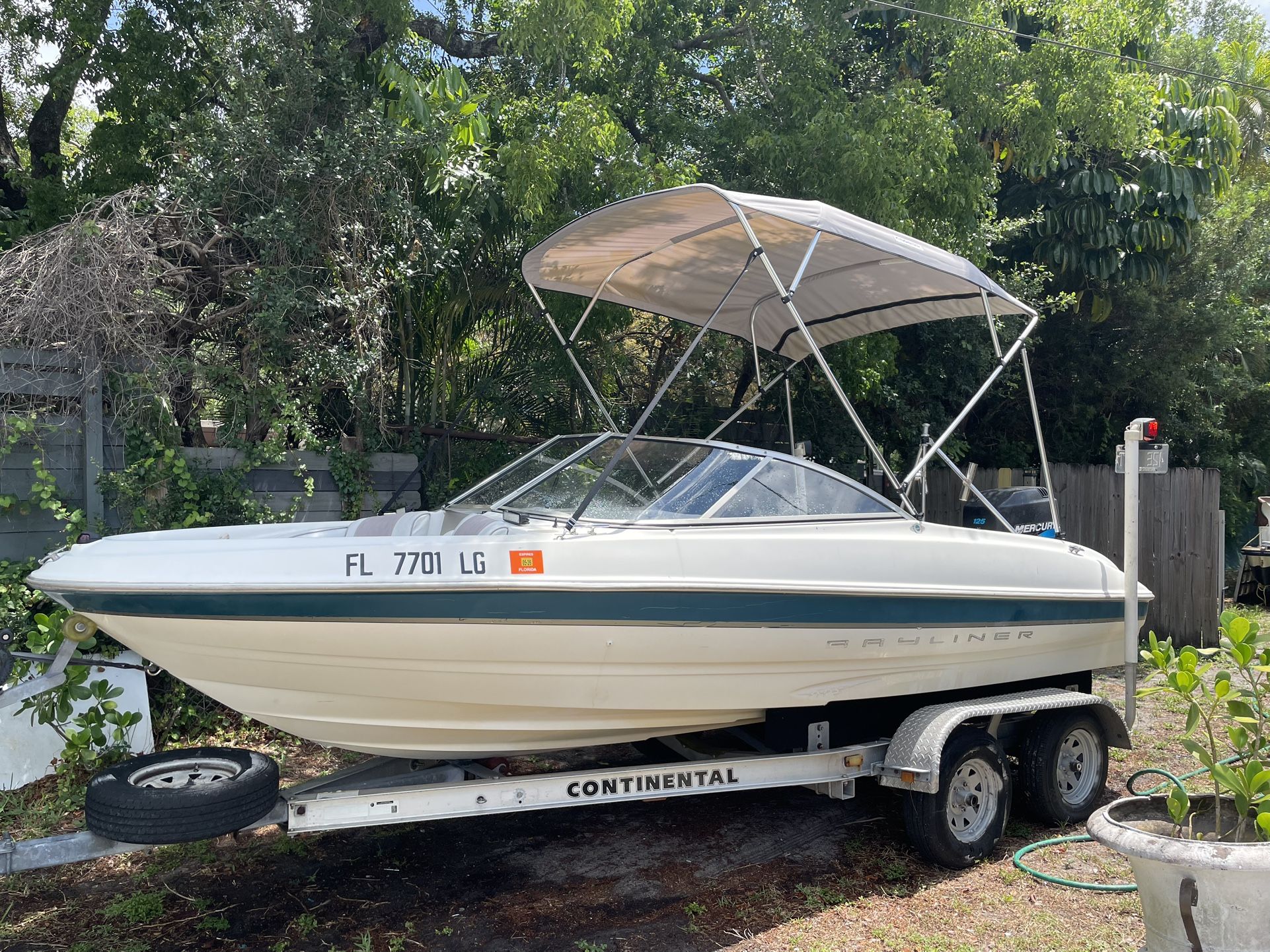 2000 Bayliner Capri