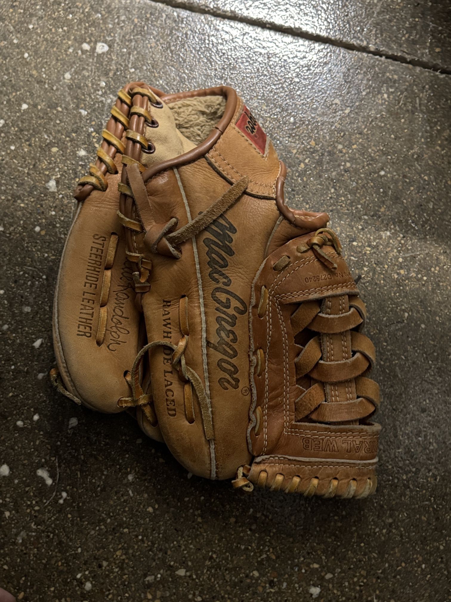 ⚾️ Baseball Gloves