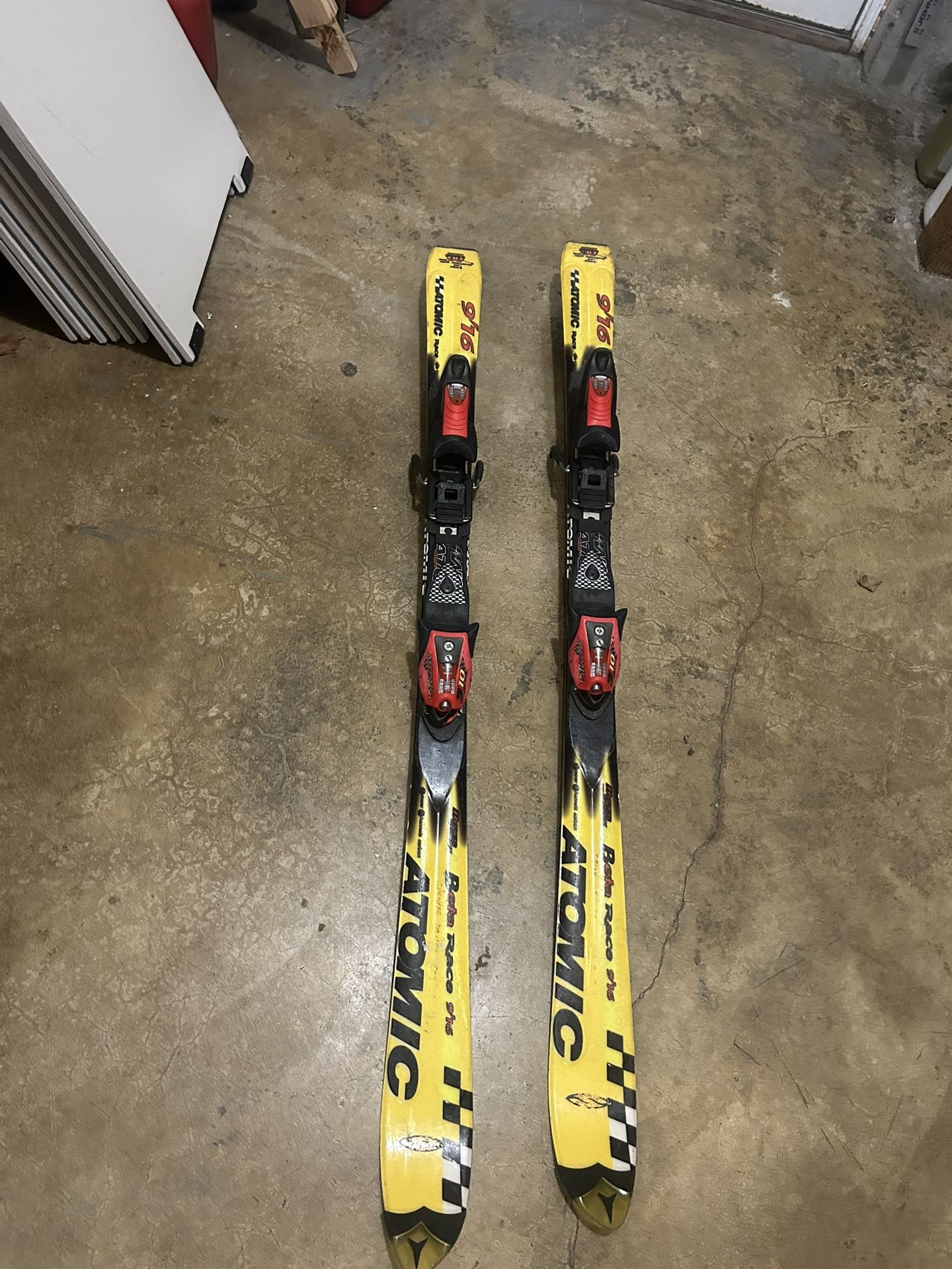 Atomic Skis