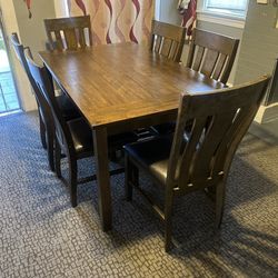 Solid Wood Dinning Table 