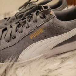 Puma Softfoam Women's Sneakers. Suede Leather. Excellent Condition. Worn Little. 