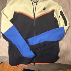 Nike Tech Medium