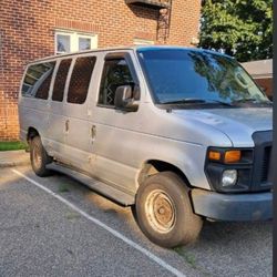 2011 Ford E-350 Super Duty Van