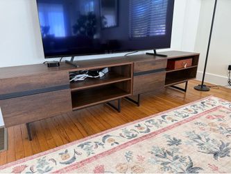 2x TV stands