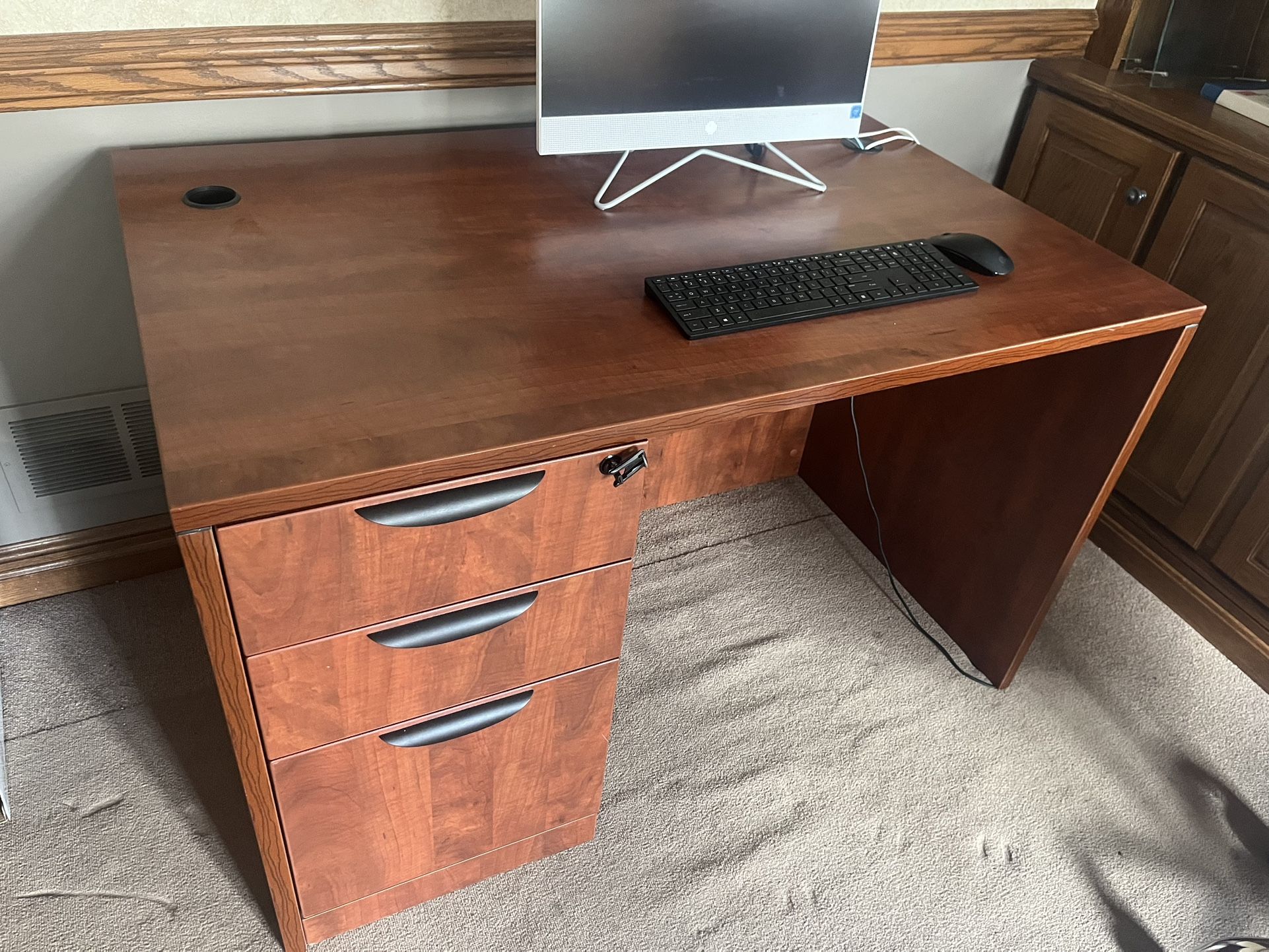 Office desk Very Nice