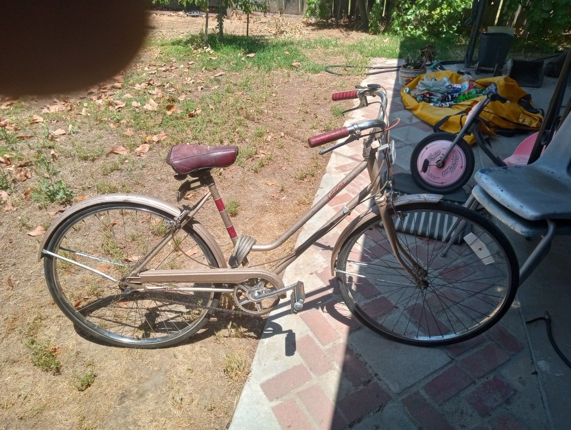 Girls Catalina Huffy Antique 3-speed Bike