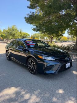 2019  Toyota Camry SE