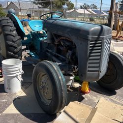 Ferguson T0-30 Tractor 