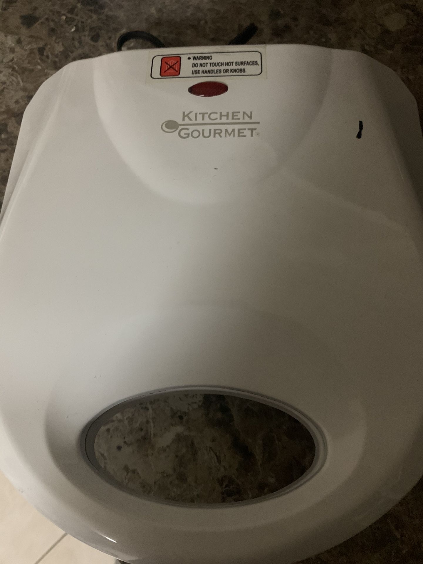 Sylvania SW-086 Nonstick Omelet Maker