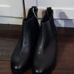 New Cole Haan Black Leather Ankle Boots Sz 6.5