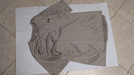 Under Armour Short Sleeve Athletic Shirt xxl