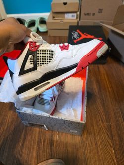 Jordan 4s