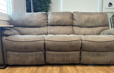 Jerome's power recliner sofa deals