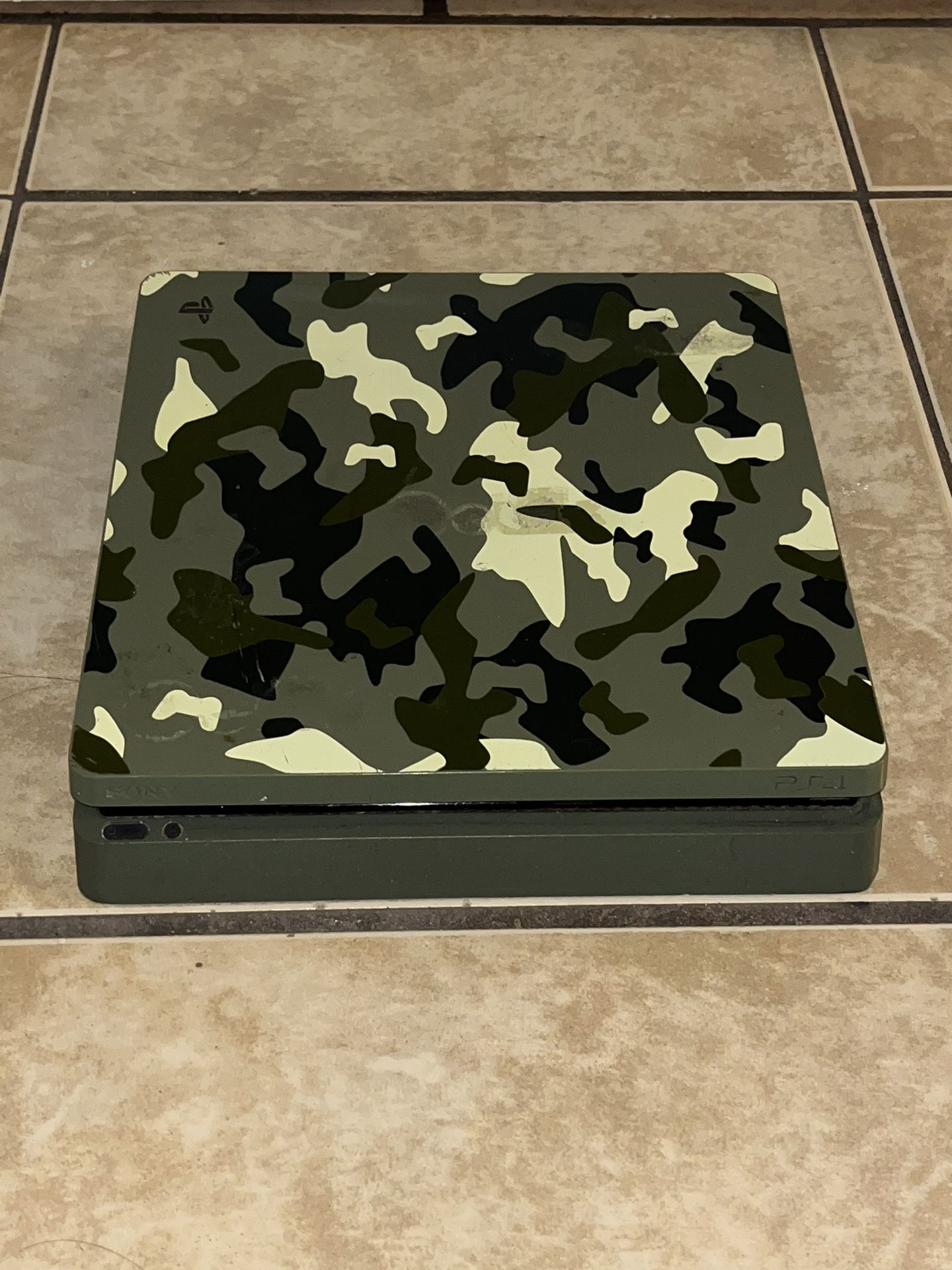 “Really Nice” Green Camo PlayStation 4 Video game Console PS4 Digital Only