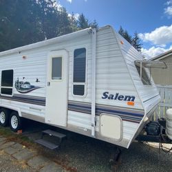 2005 Salem by Forest River,  24' Feet.  Great Condition,  One Owner.